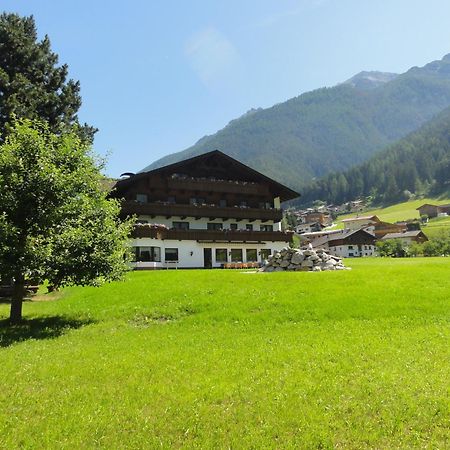 Hotel Steuxner Neustift im Stubaital Exterior photo